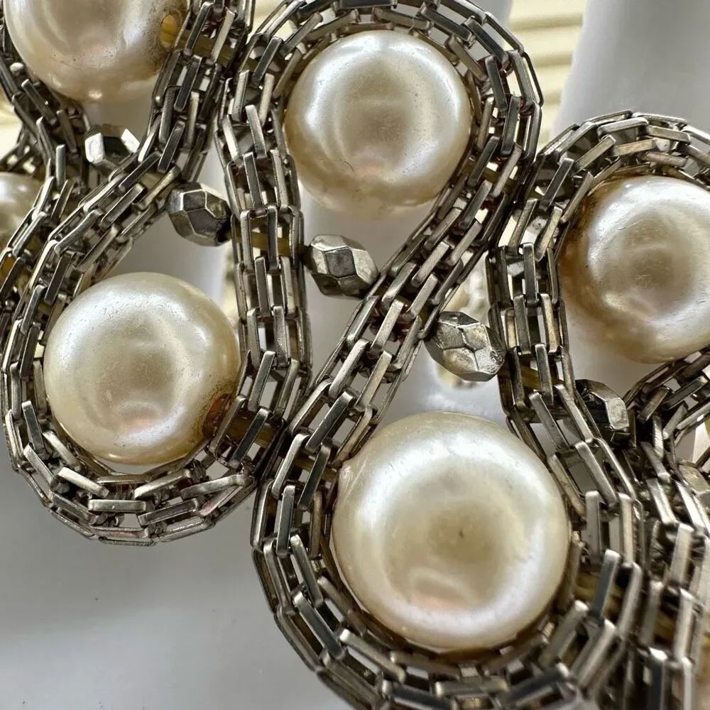 Silver tone faux pearl wide stretchy bracelet - Picture 3 of 9